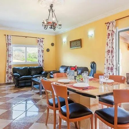 Villa Sleeps 6 Pool Air Con Wifi Pollença
