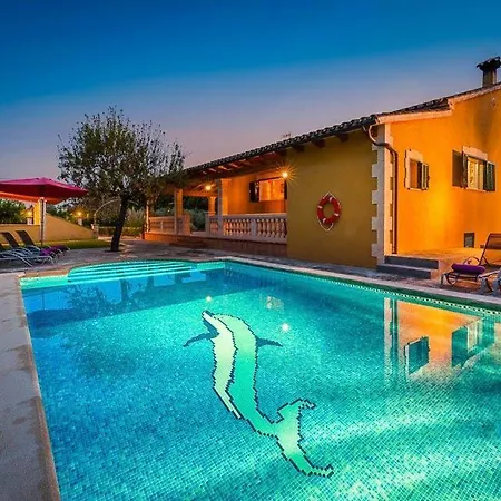 Sleeps 6 Pool Air Con Wifi *